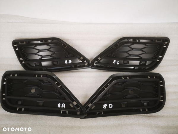 VW T-ROC TYŁ TYLNIA LEWA / PRAWA BOCZNA KRATKA NA PDC ORAZ BEZ PDC 2GA807246 C , 2GA807246C / 2GA807012 A , 2GA807012A / 2GA807246 / 2GA807245 / 2GA807245 C , 2GA807245C / 2GA807011 A , 2GA807011A NR AUKCJI 6S/8