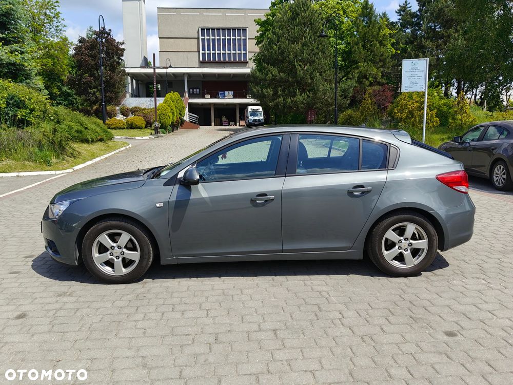 Chevrolet Cruze 1.6 LT - 9