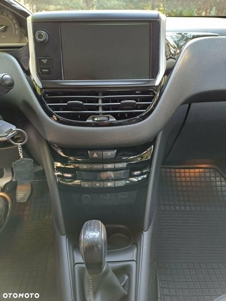 Peugeot 208 1.6 VTi Allure - 12