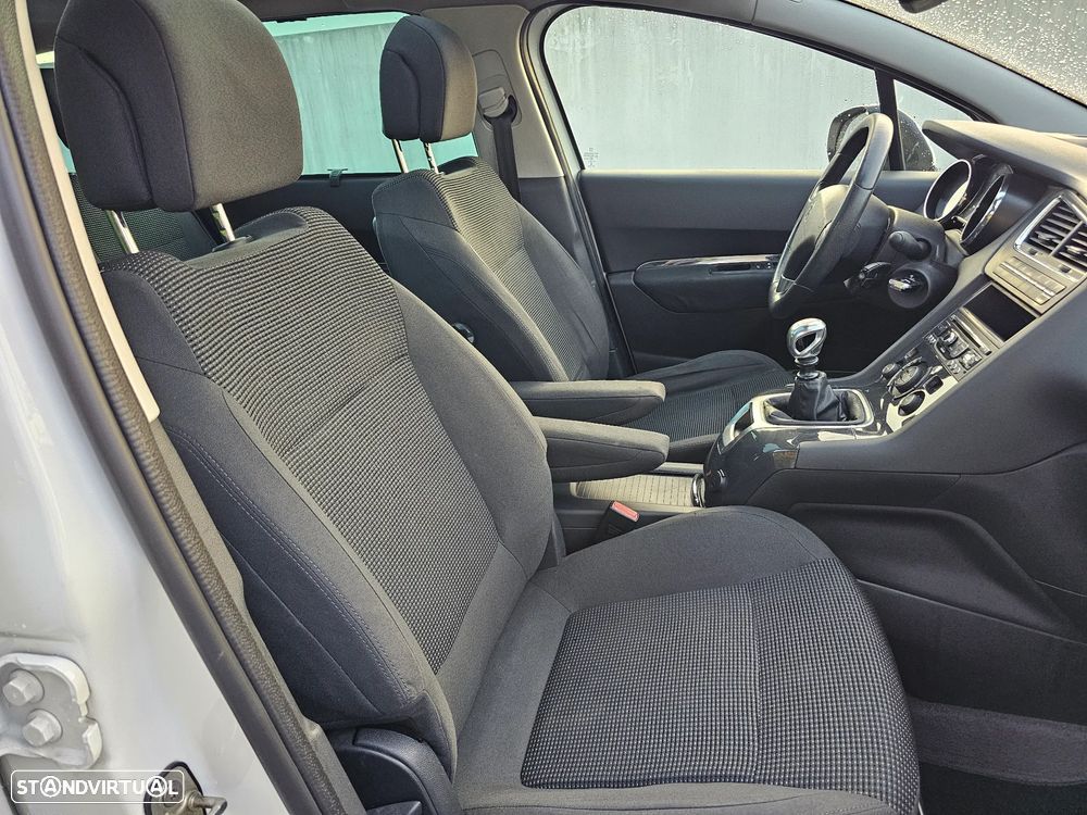 Peugeot 5008 1.6 HDi 7L Allure - 30