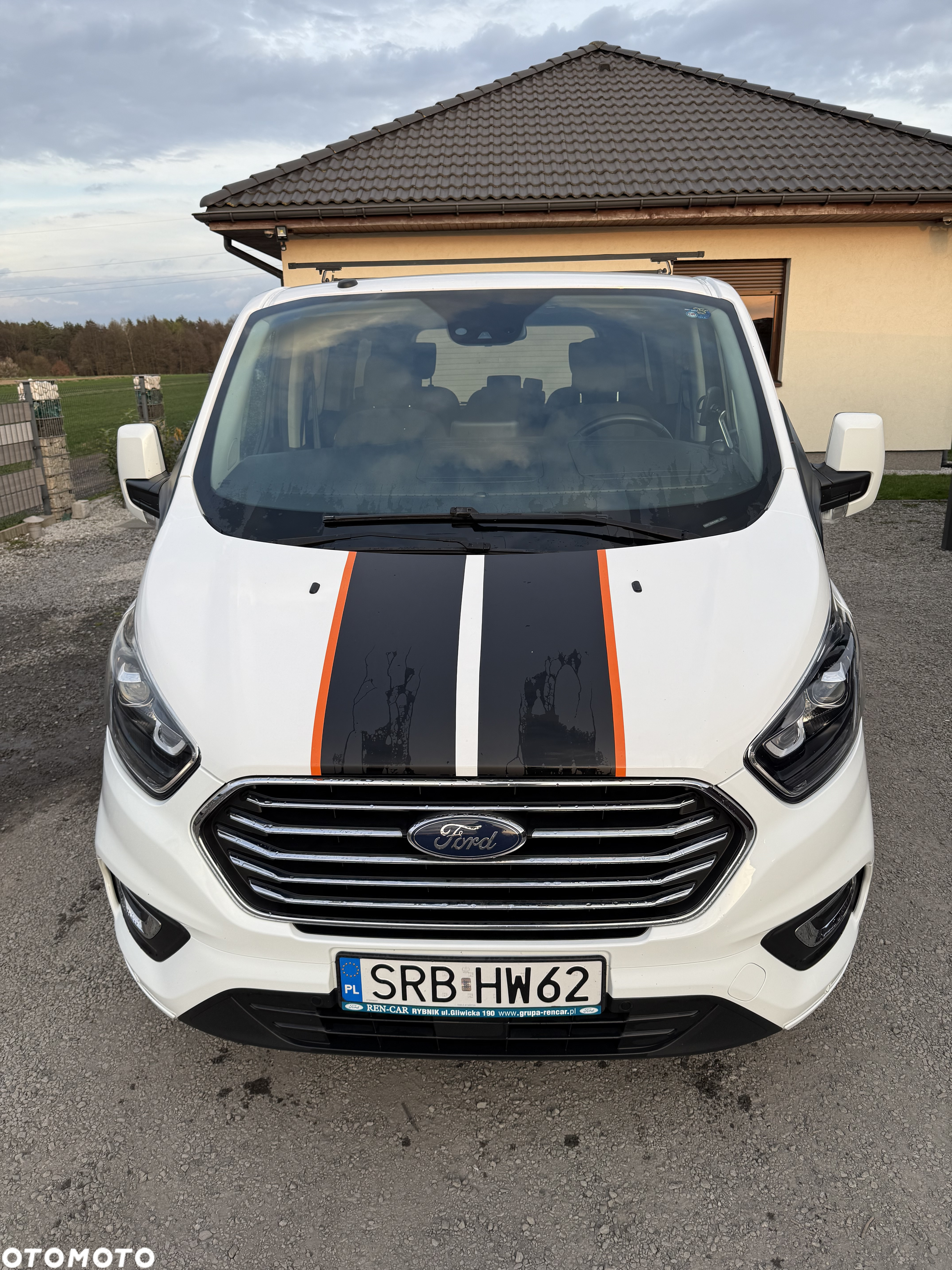 Ford Tourneo Custom - 10