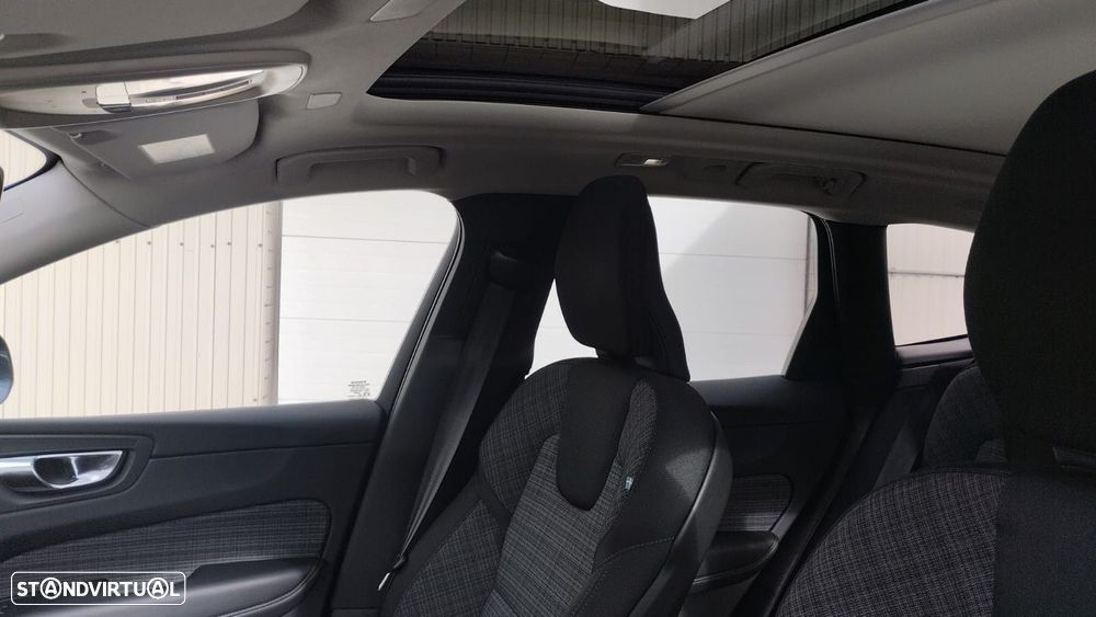 Volvo XC 60 2.0 T6 PHEV Core AWD - 8