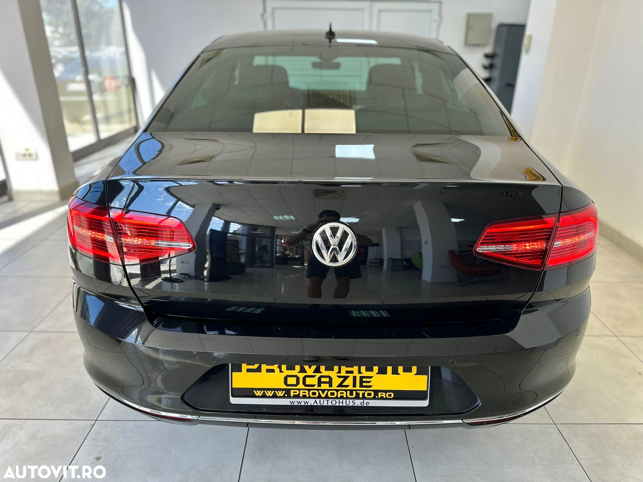Volkswagen Passat Variant 2.0 TDI DSG Highline - 12