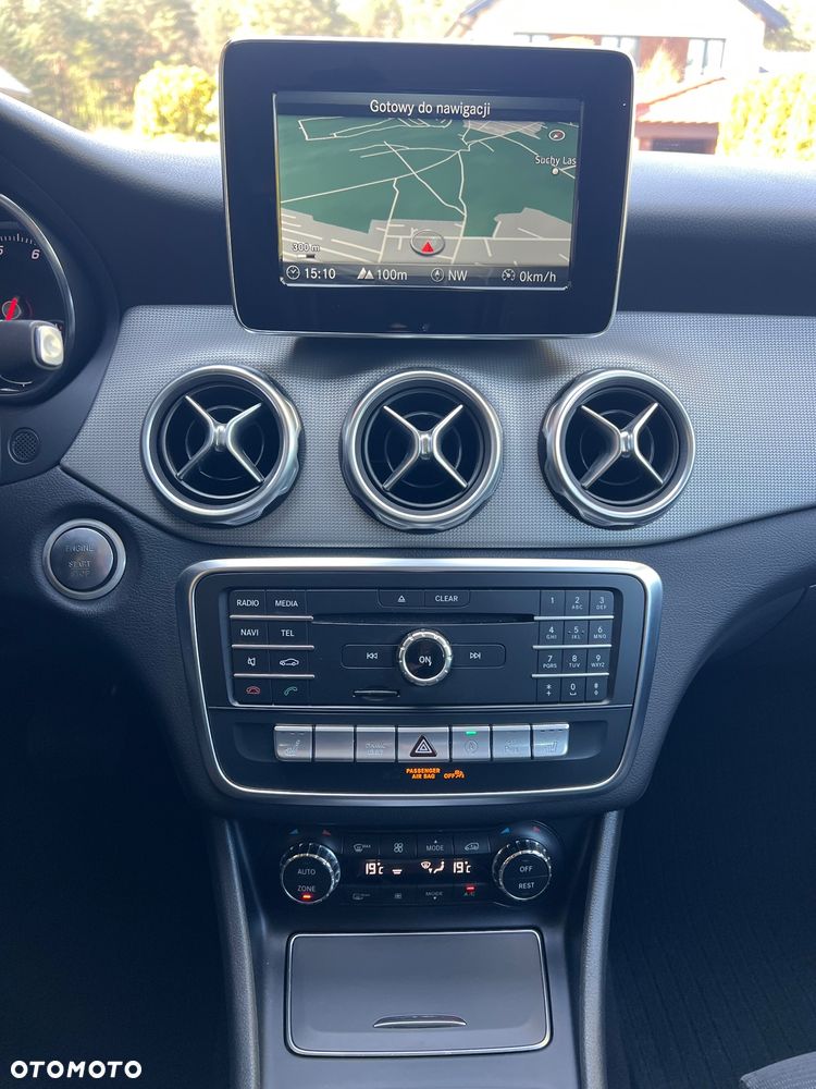 Mercedes-Benz GLA 200 7G-DCT AMG Line - 31