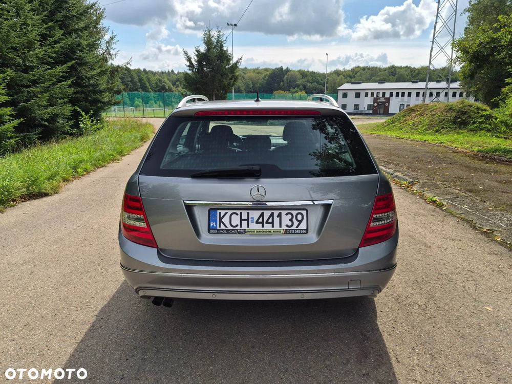 Mercedes-Benz Klasa C 180 (BlueEFFICIENCY) Elegance - 4