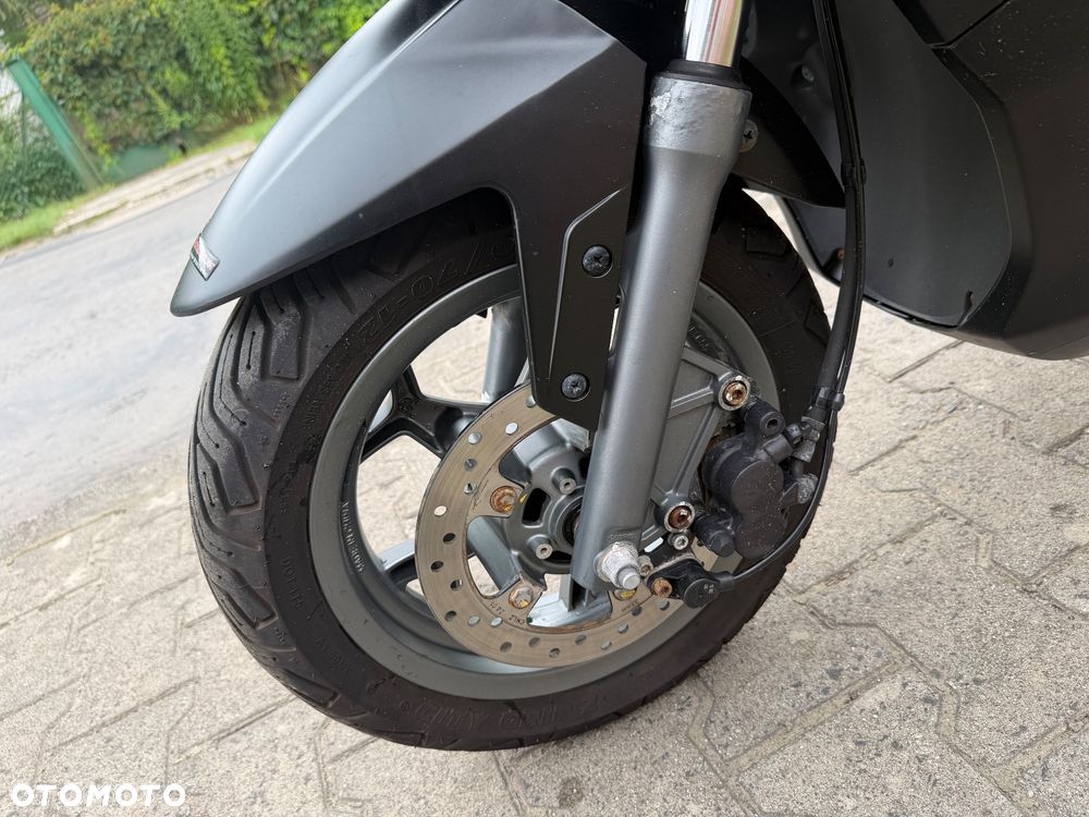 Aprilia SR - 12