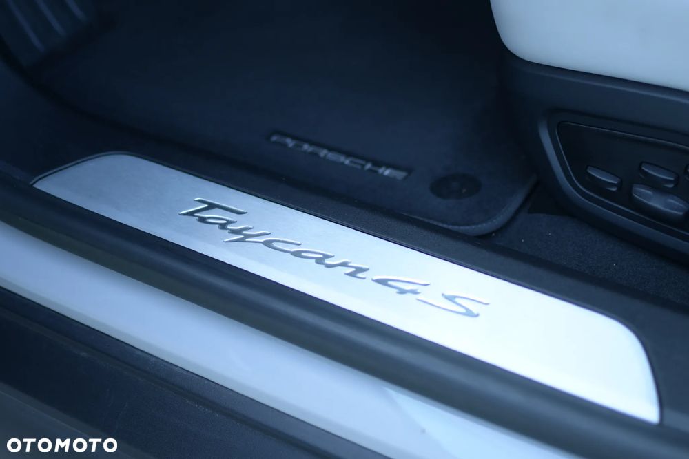 Porsche Taycan 4S Performance Plus - 16