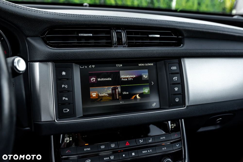 Jaguar XF 20d Prestige - 37
