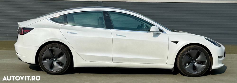 Tesla Model 3 Long Range - 5