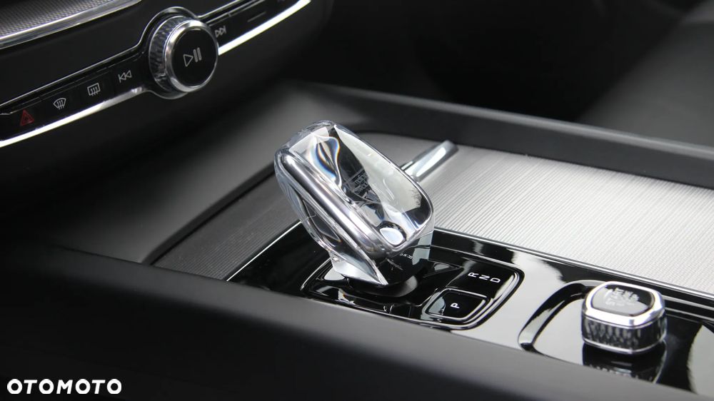 Volvo XC 60 B4 D AWD Plus Dark - 26