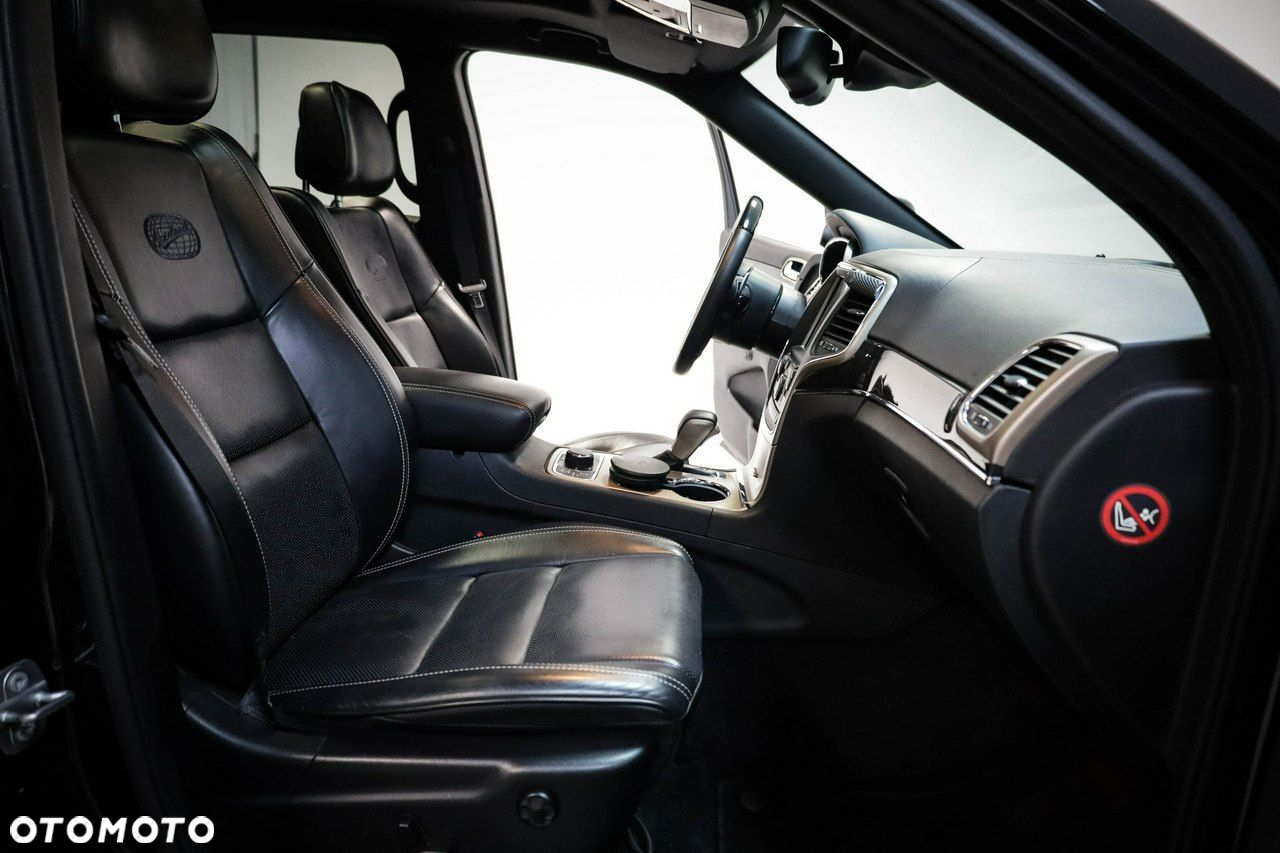 Jeep Grand Cherokee - 23