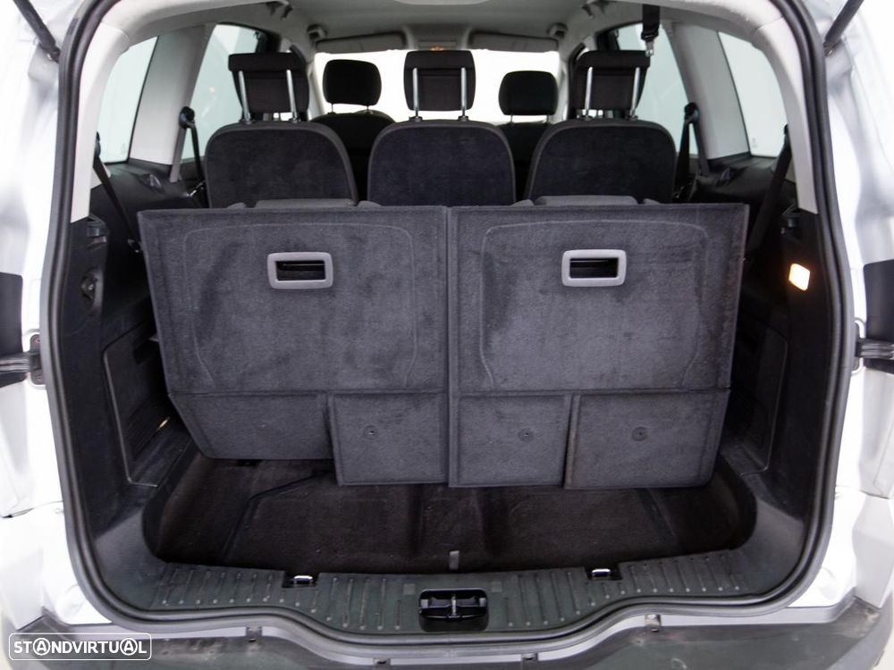 Ford S-Max - 12