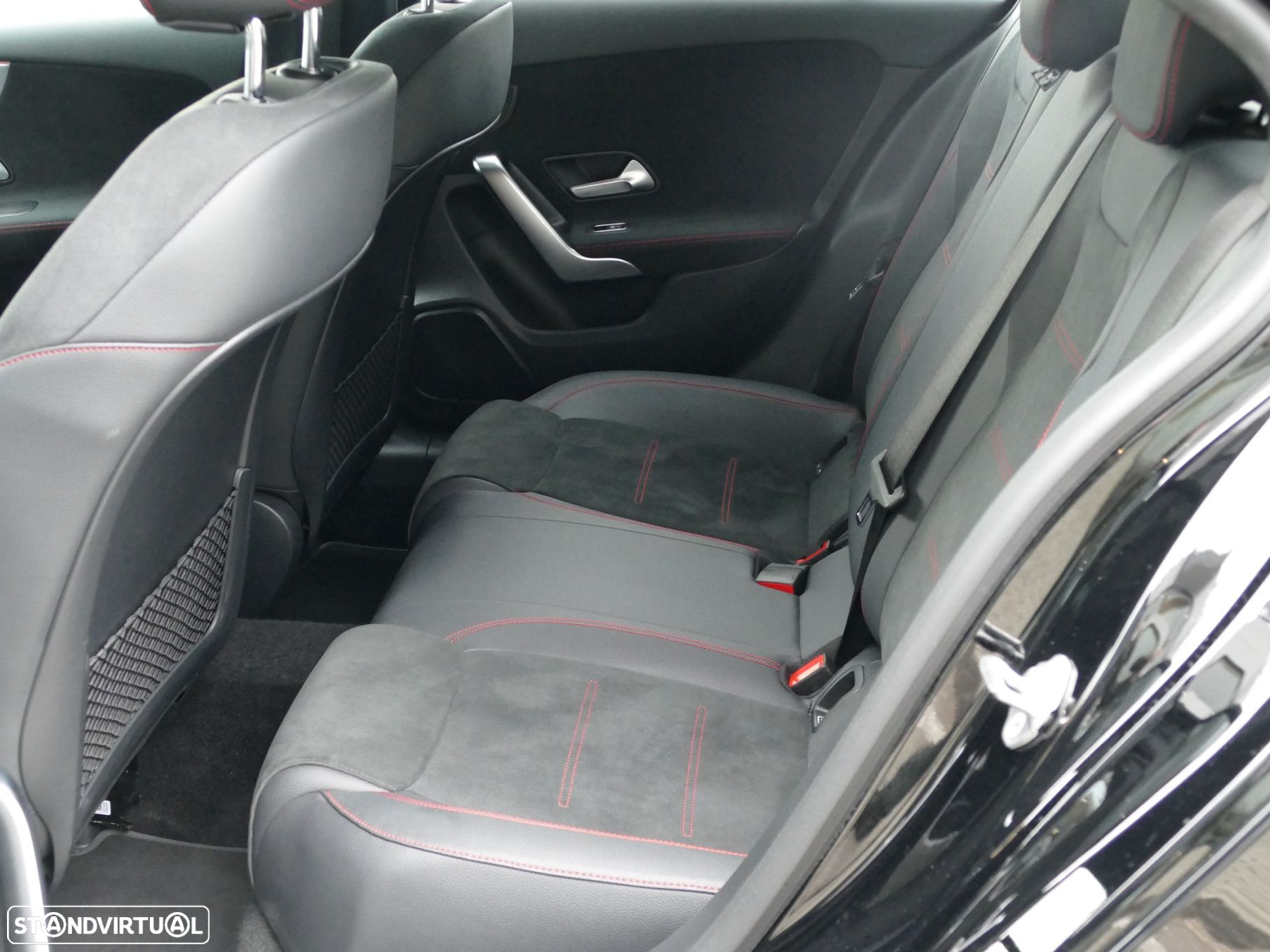 Mercedes-Benz A 250 Limousine e AMG Line - 20