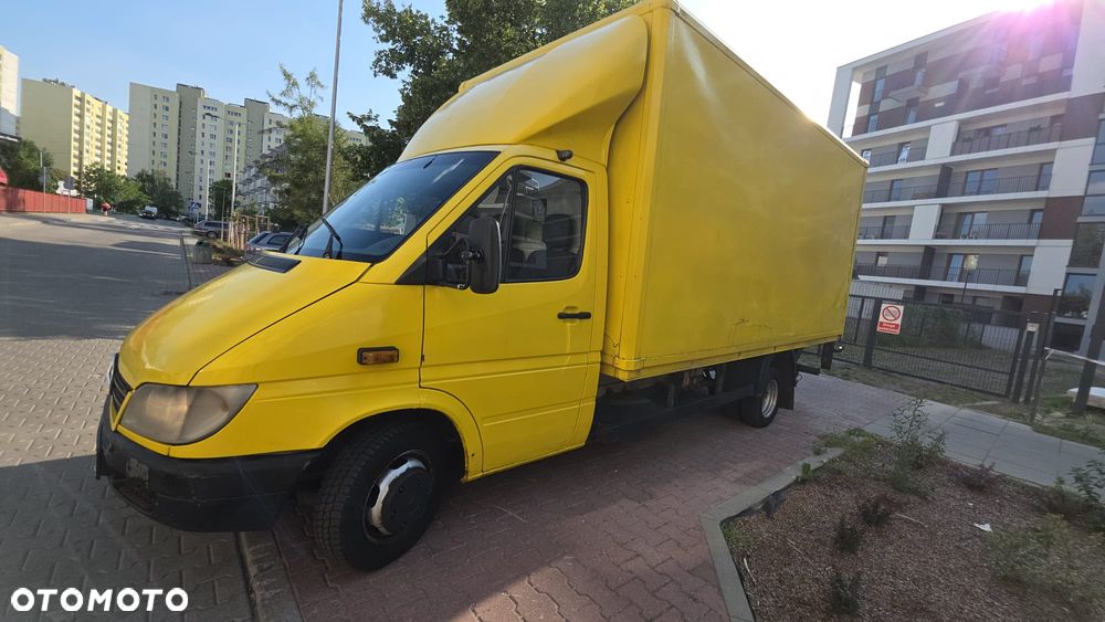 Mercedes-Benz Sprinter - 13