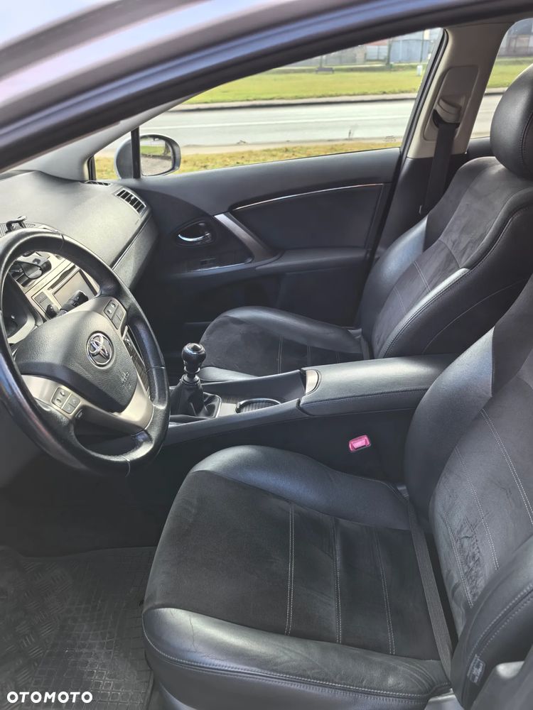 Toyota Avensis 2.2 D-4D Premium - 7