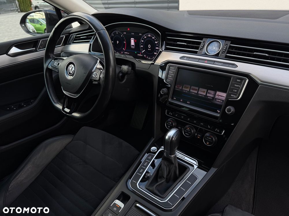 Volkswagen Passat 2.0 TDI 4Mot Elegance DSG - 29