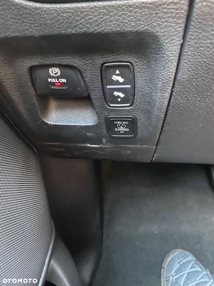 RAM 1500 Crew Cab Shortbed Laramie - 18