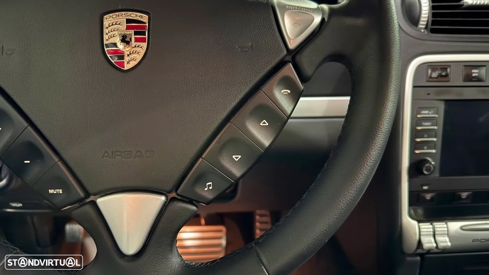 Porsche Cayenne Turbo - 18