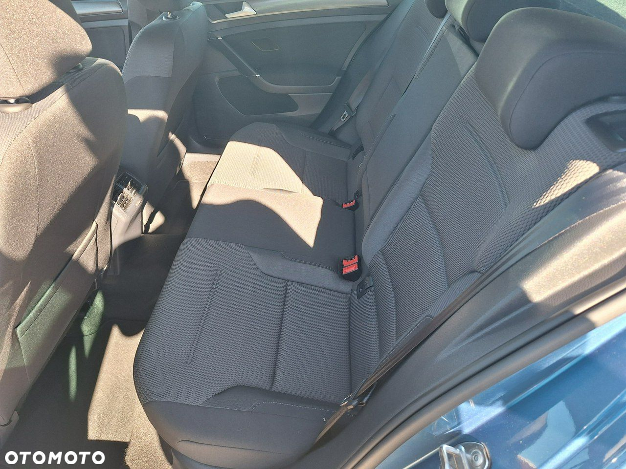 Volkswagen Golf 1.6 TDI BlueMotion Technology Comfortline - 14