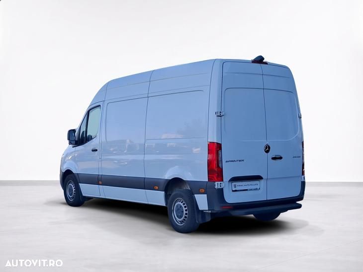 Mercedes-Benz Sprinter - 5