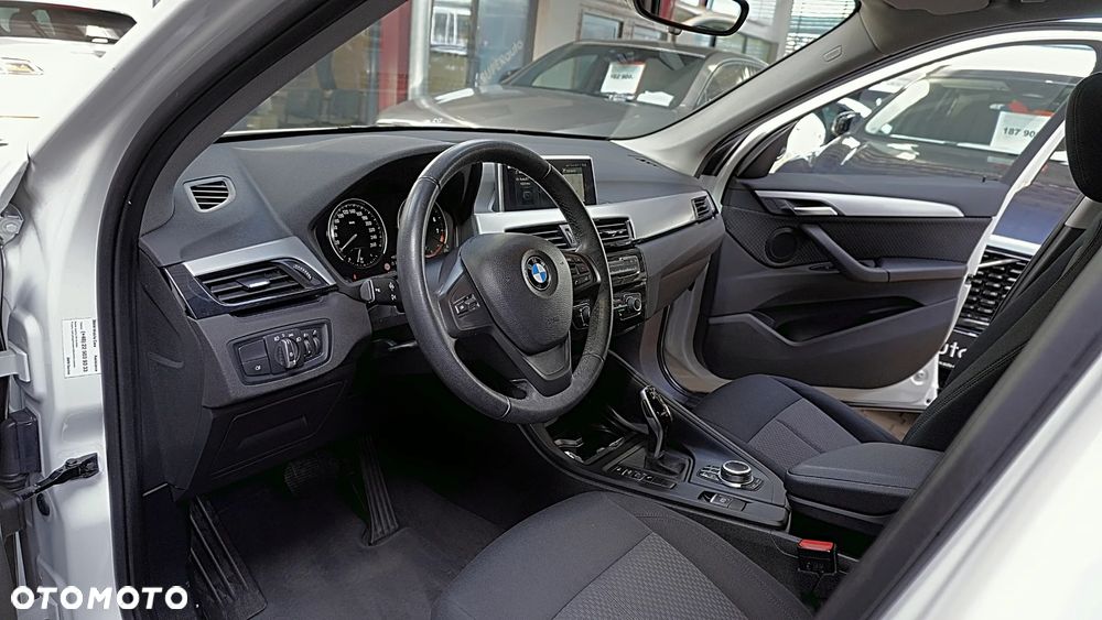 BMW X1 sDrive18i GPF - 11