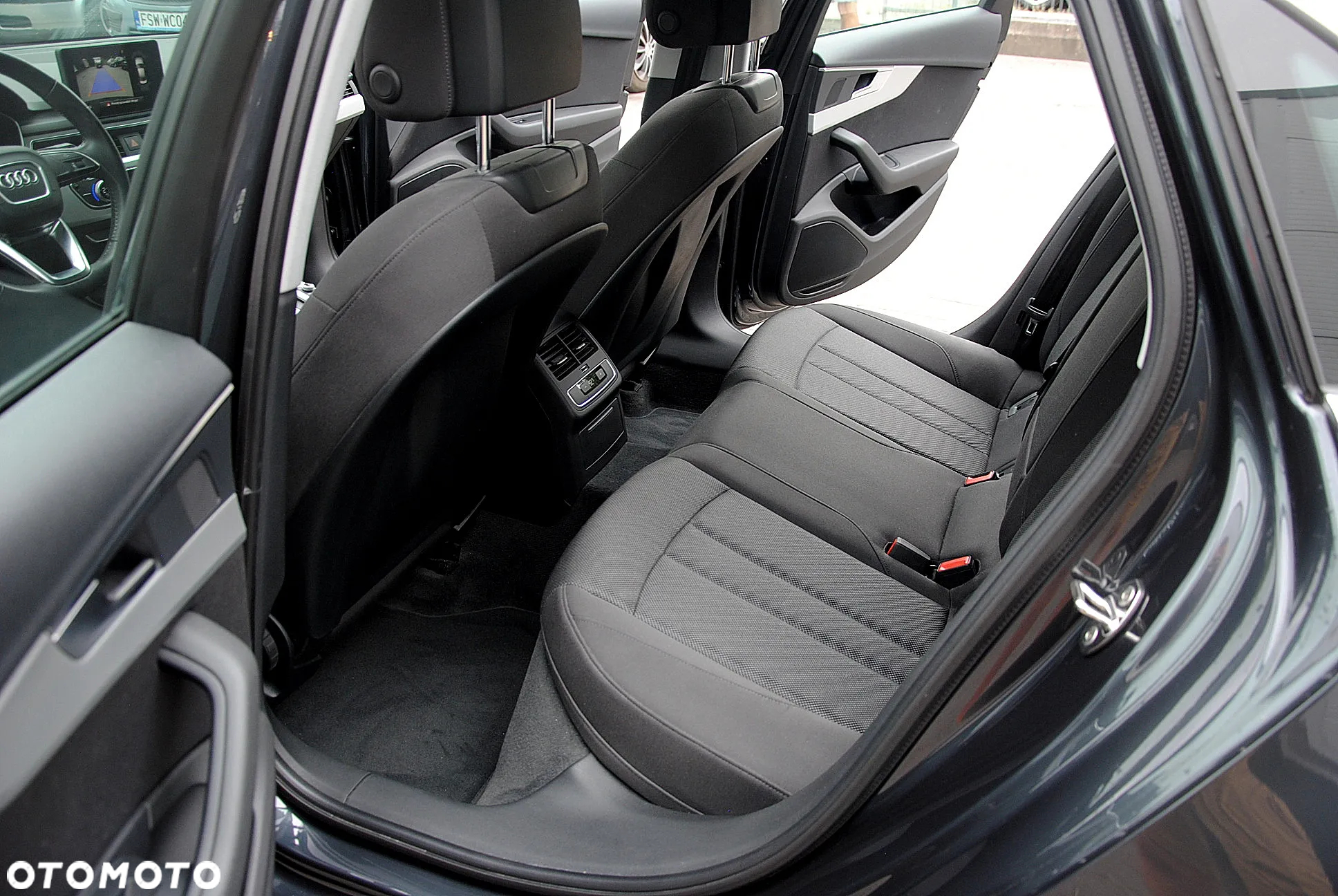 Audi A4 2.0 TDI S tronic design - 9