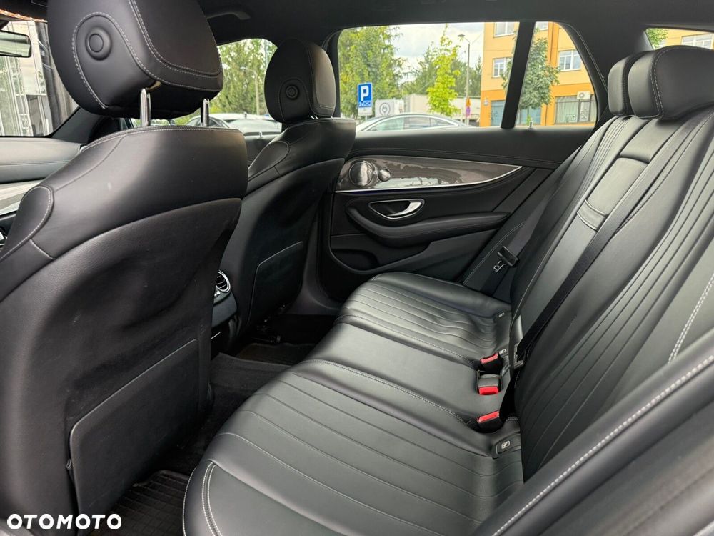 Mercedes-Benz Klasa E 220 d 4-Matic All-Terrain - 14
