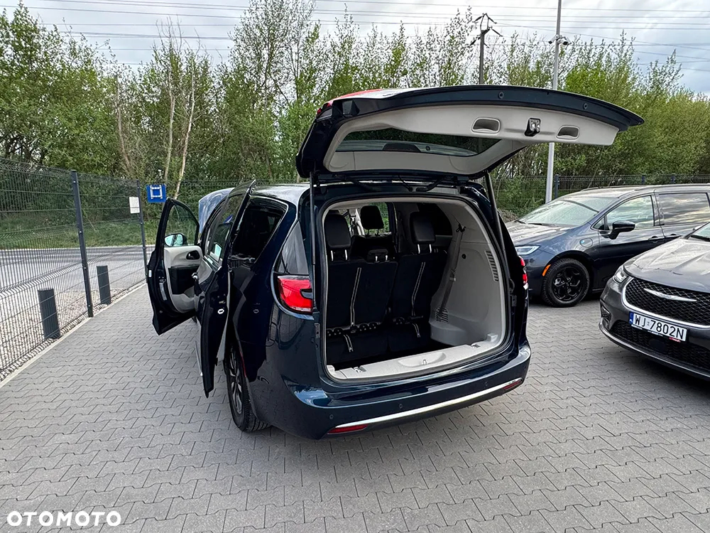 Chrysler Pacifica - 9