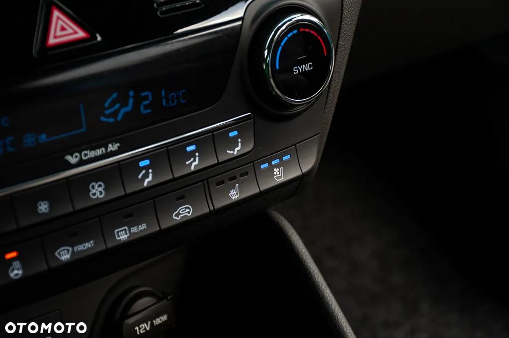 Hyundai Tucson ver-2-0-crdi-premium-4wd - 36