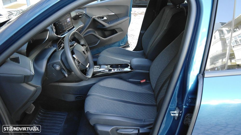 Peugeot e-2008 54 kWh Allure - 25