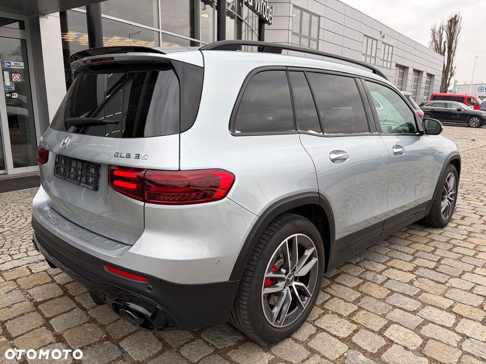 Mercedes-Benz GLB - 4