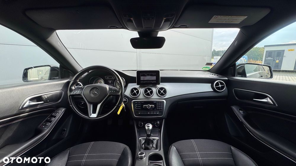 Mercedes-Benz CLA 200 AMG Line - 6