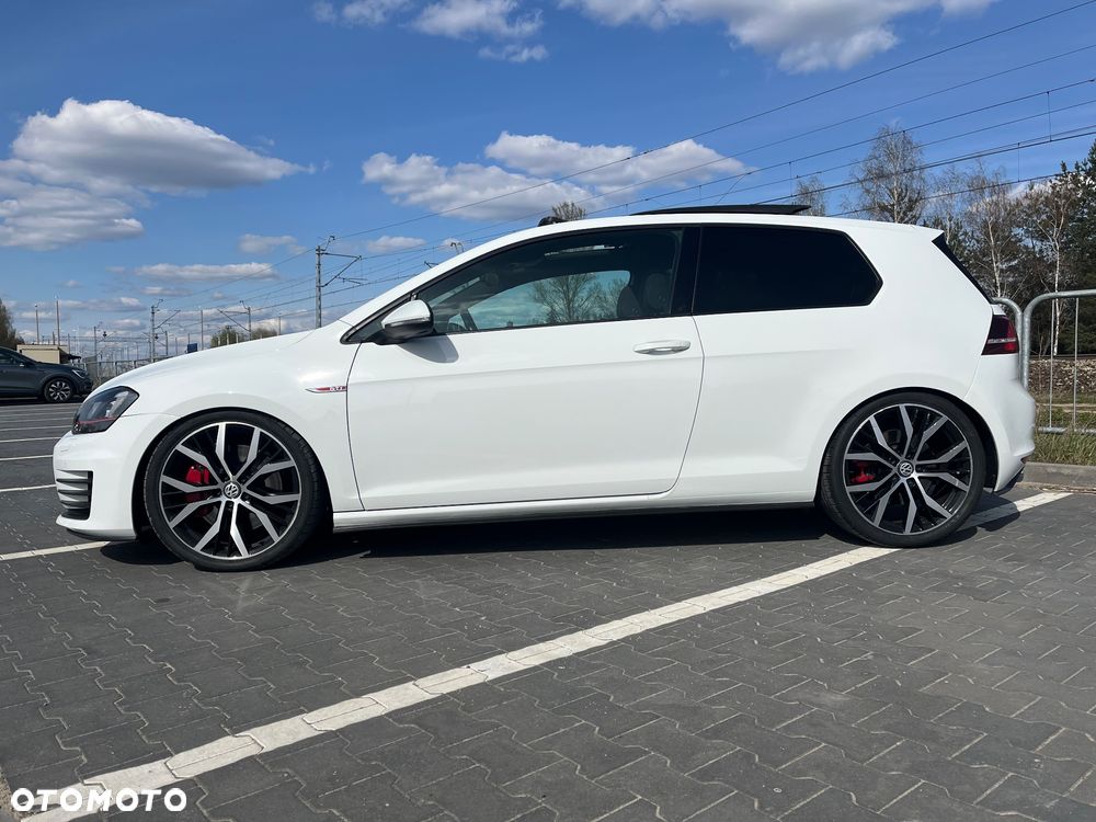 Volkswagen Golf - 4