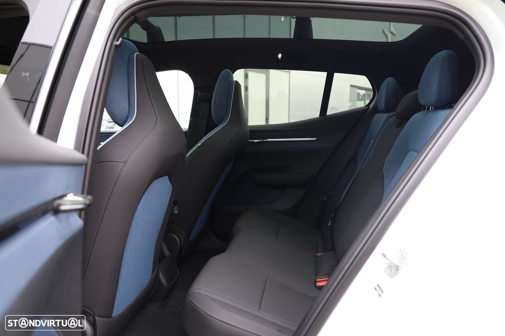 Volvo EX30 Cross Country 69 kWh Twin Motor Ultra - 9