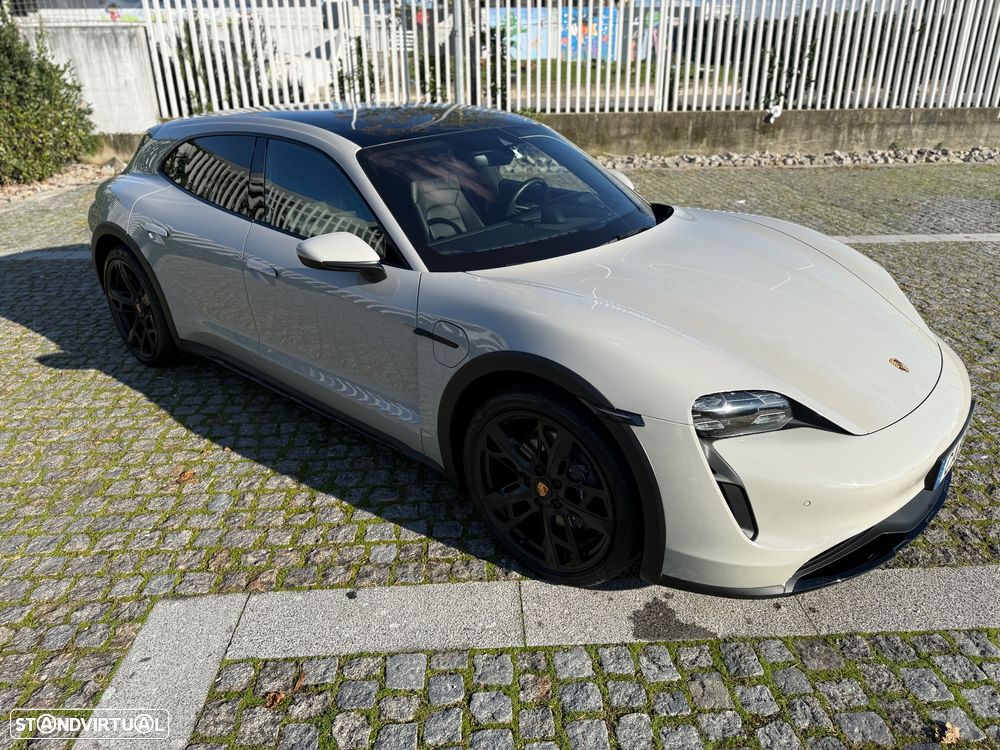 Porsche Taycan Cross Turismo 4 - 20