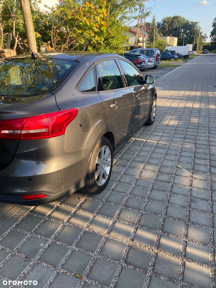 Ford Focus 1.6 Edition - 8