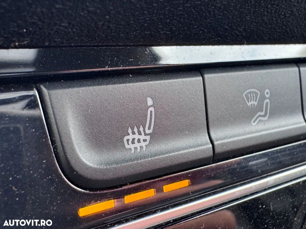 Volkswagen Passat 1.6 TDI SCR DSG Conceptline - 25
