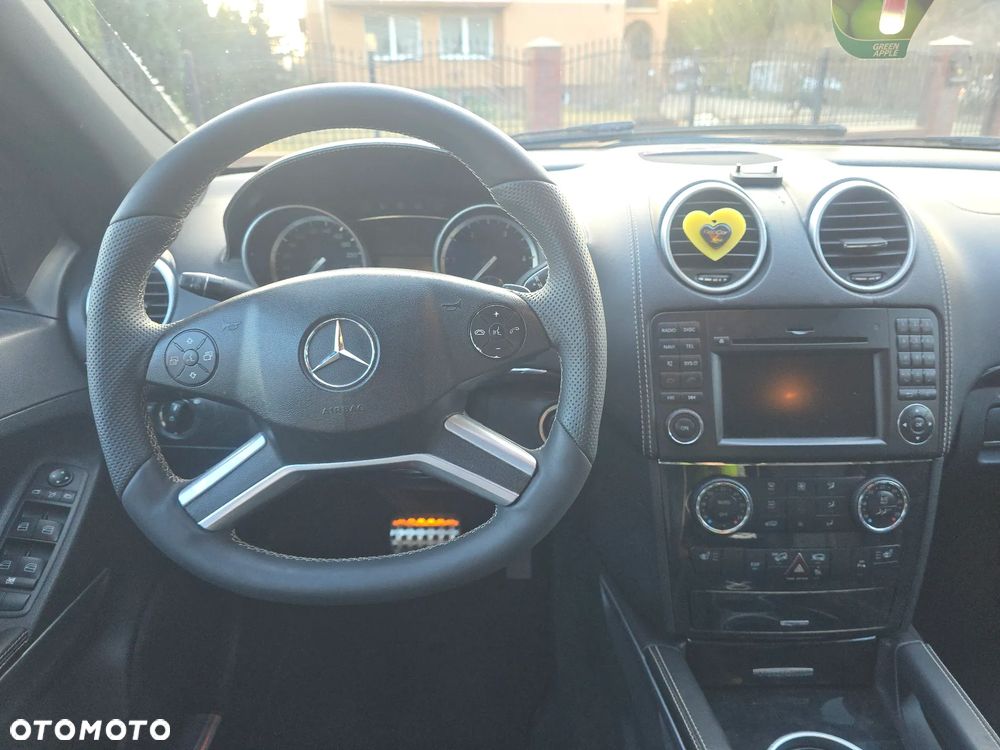 Mercedes-Benz ML - 19