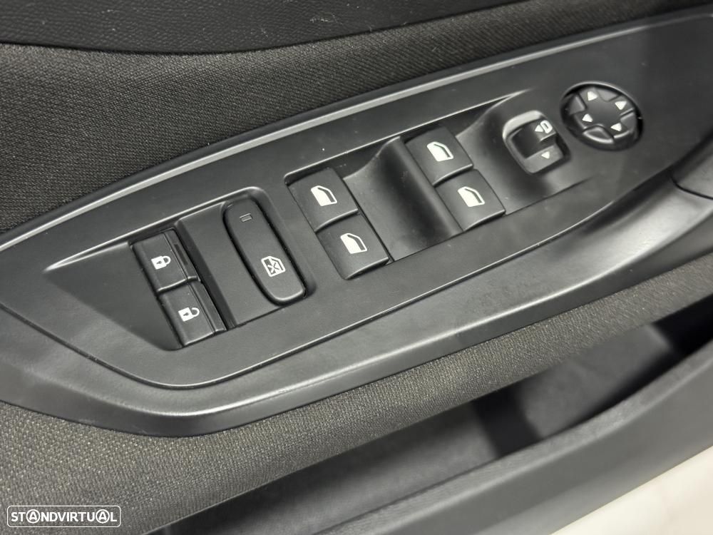 Peugeot 308 BlueHDi 130 Active Pack - 25