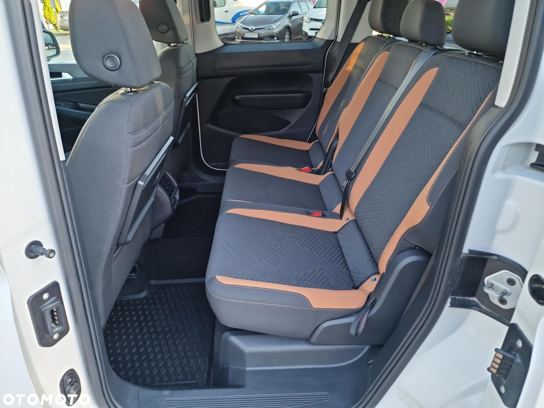 Volkswagen Caddy 2.0 TDI PanAmericana DSG - 12