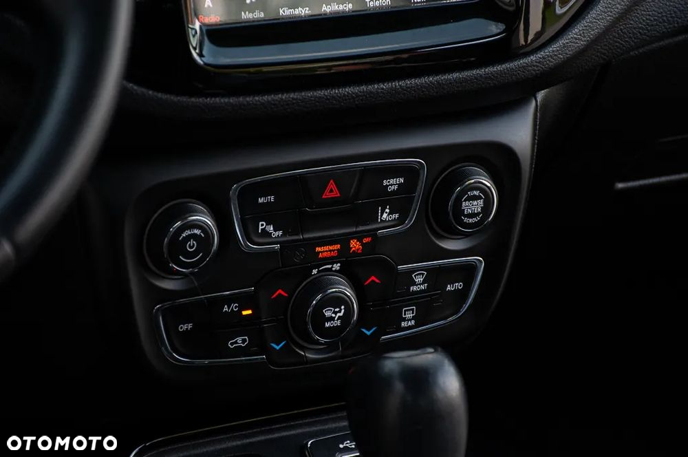 Jeep Compass - 33