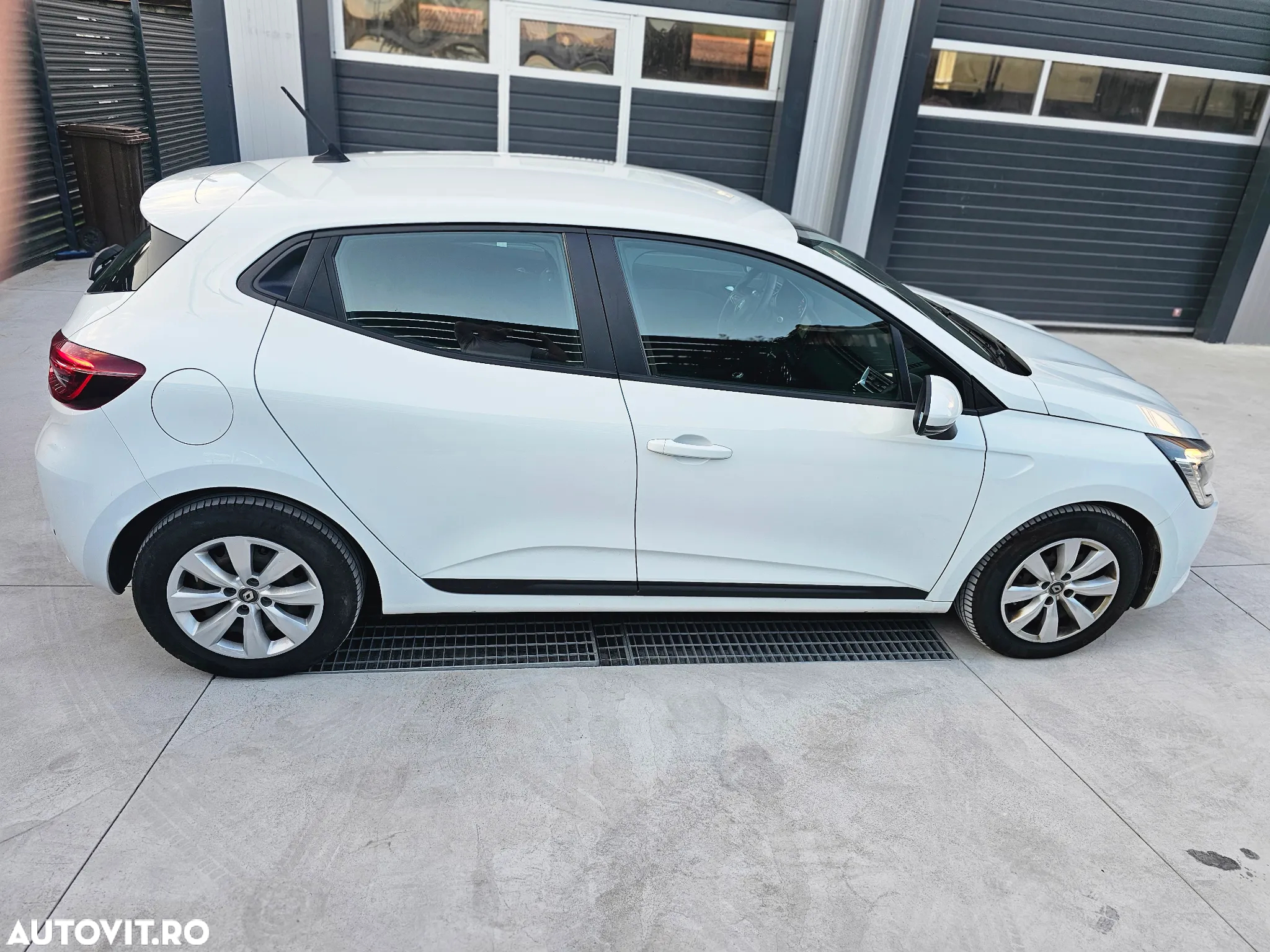 Renault Clio BLUE dCi 85 BUSINESS EDITION - 10