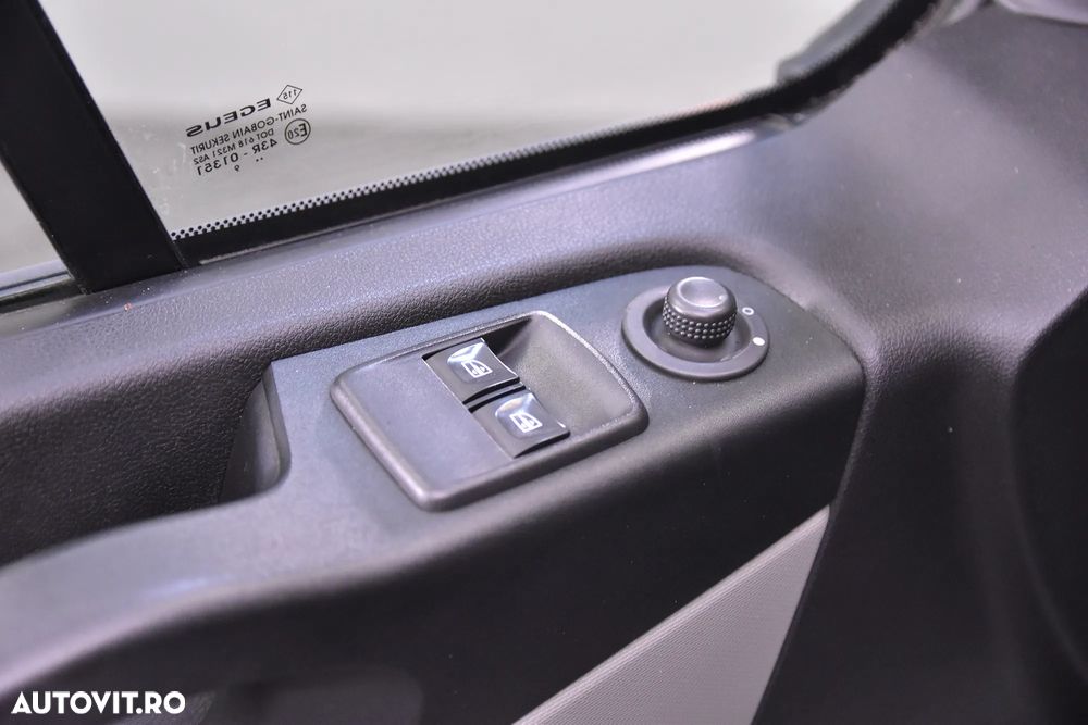 Renault Trafic - 13