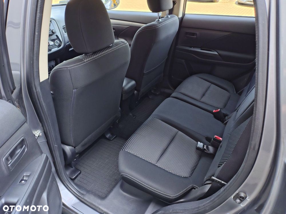 Mitsubishi Outlander 2.0 City Style 2WD - 27