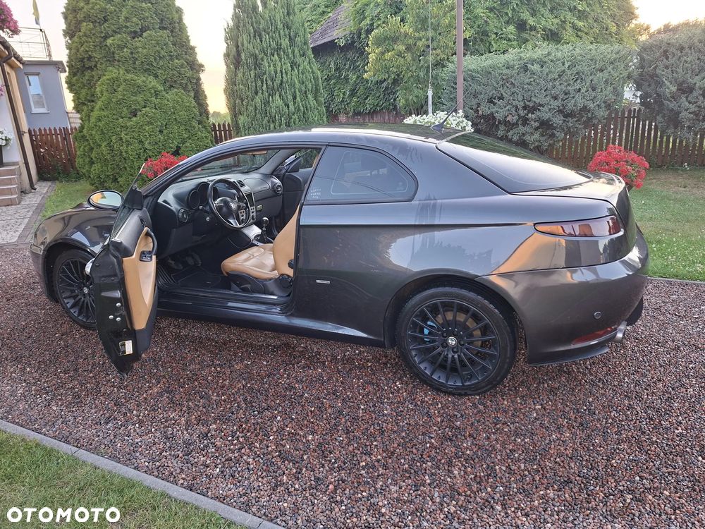 Alfa Romeo GT 1.9JTD 16V Distinctive - 6