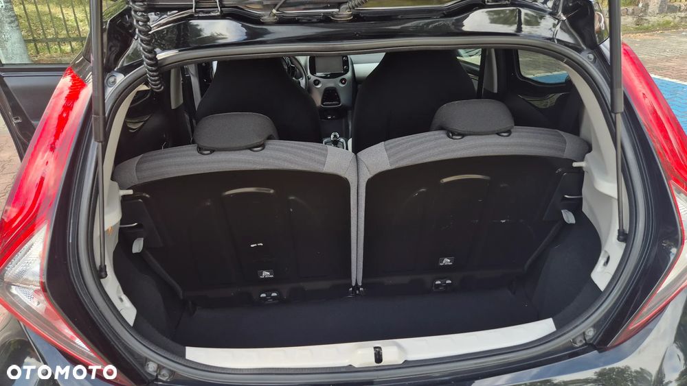 Toyota Aygo x.shift x-play connect - 16