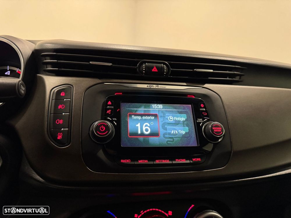Alfa Romeo Giulietta 1.6 JTDM Distinctive - 33