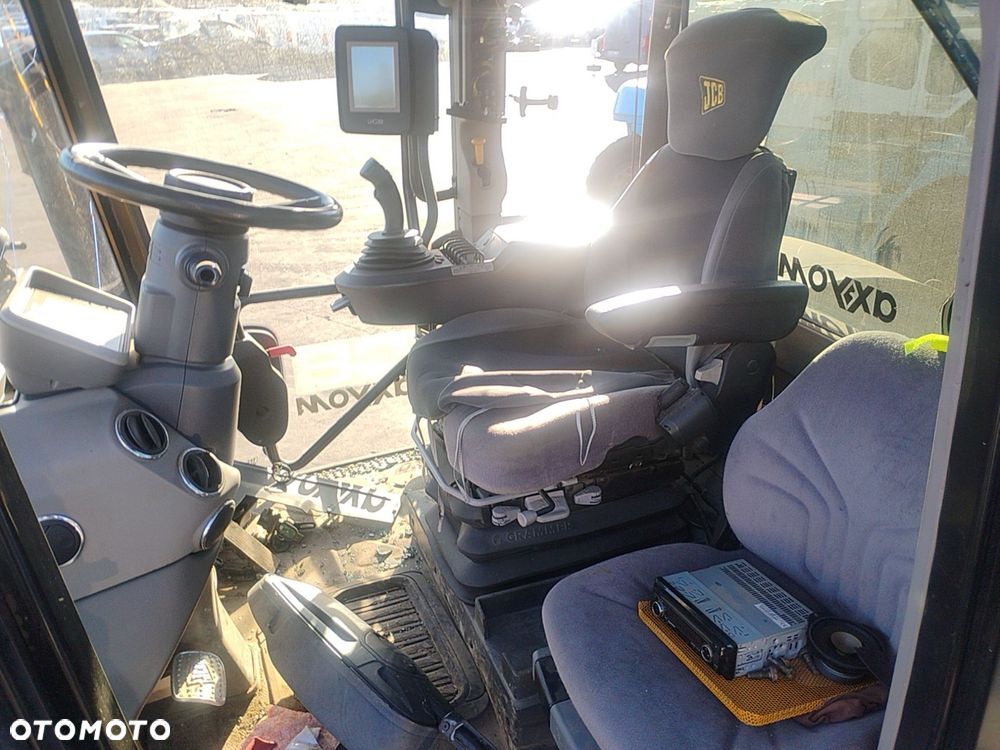JCB Fastrac 4220 - 6