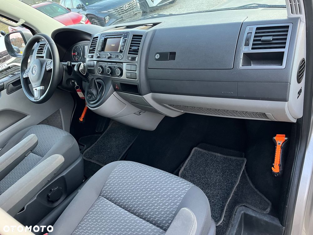 Volkswagen Transporter - 11