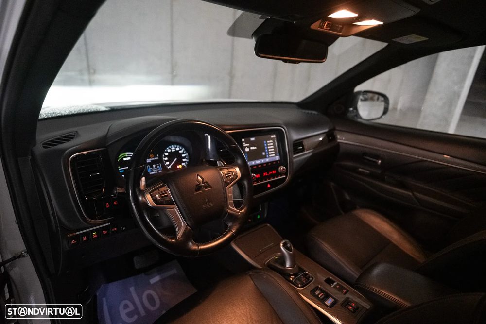 Mitsubishi Outlander - 7